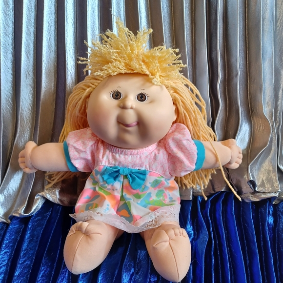 First edition Cabbage patch doll 1990 - Picture 12 of 16